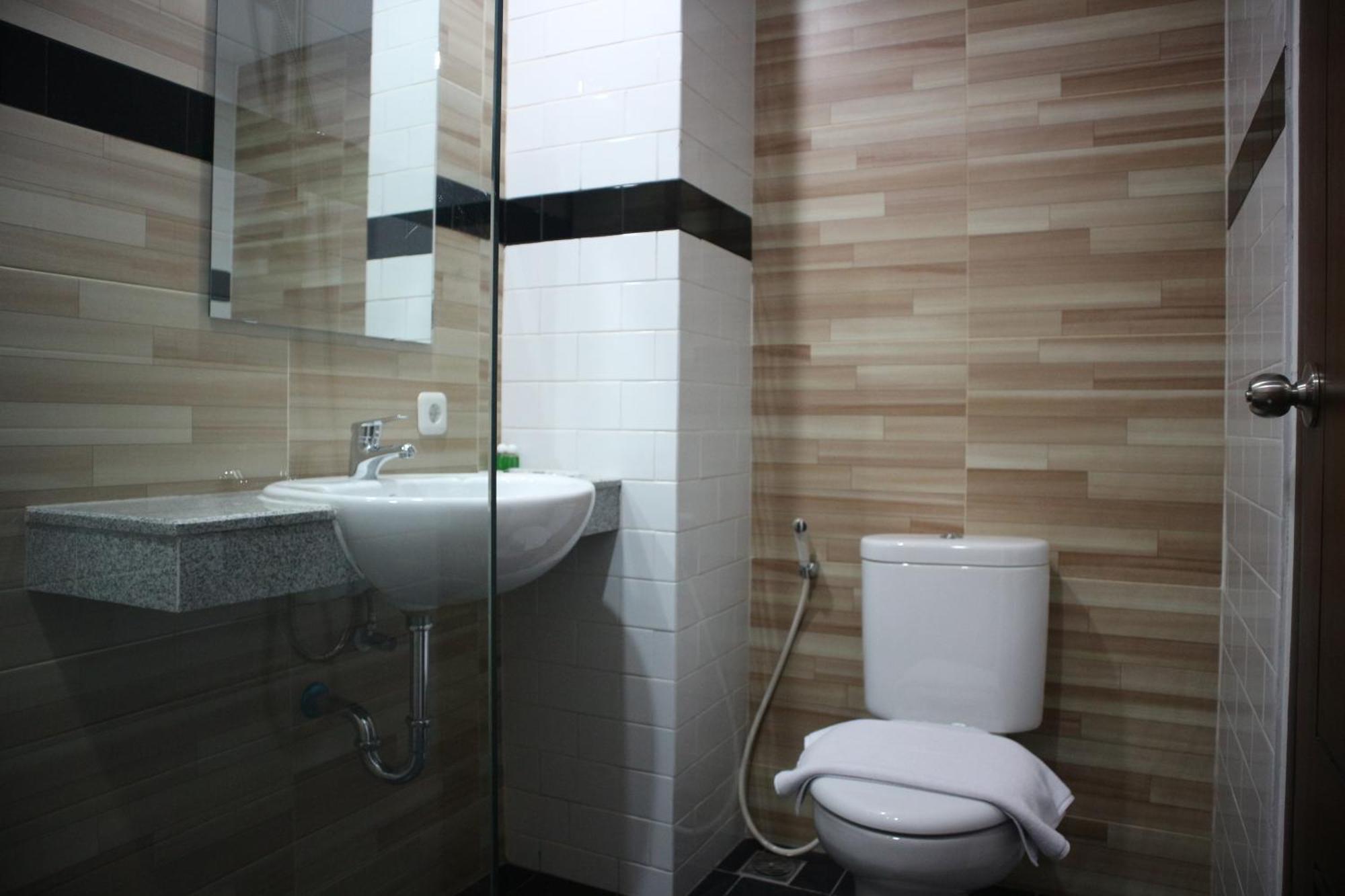 Hotel Bianco Costel Bogor Esterno foto