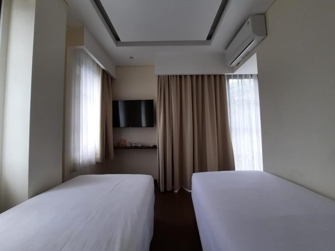 Hotel Bianco Costel Bogor Esterno foto